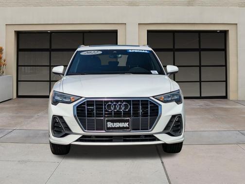 2022 Audi Q3 45 S line Premium