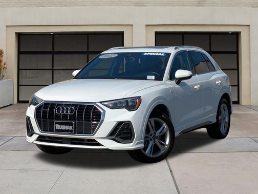2022 Audi Q3 45 S line Premium