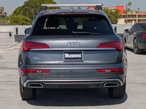 Daytona Gray Pearl 2023 Audi Q5 45 S line Premium Plus
