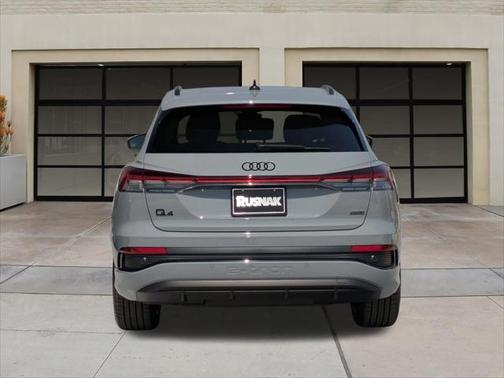 2025 Audi Q4 e-tron Premium 55 quattro