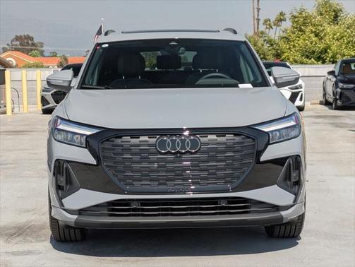 2025 Audi Q4 e-tron Premium 55 quattro