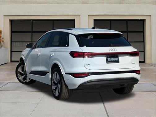 2025 Audi Q6 e-tron Premium quattro