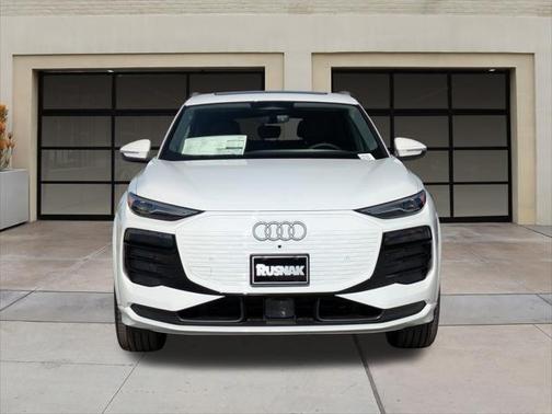 2025 Audi Q6 e-tron Premium quattro