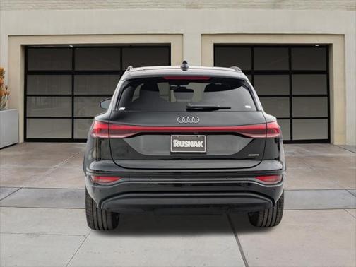 2025 Audi Q6 e-tron Premium Plus quattro