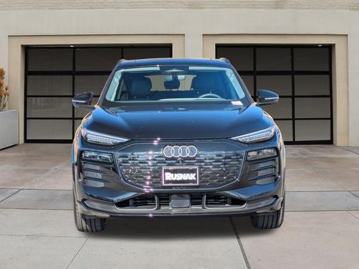 2025 Audi Q6 e-tron Premium Plus quattro
