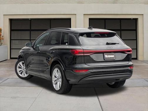 2025 Audi Q6 e-tron Premium Plus