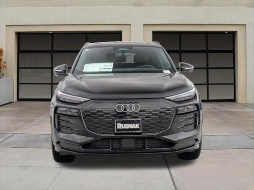 2025 Audi Q6 e-tron Premium Plus