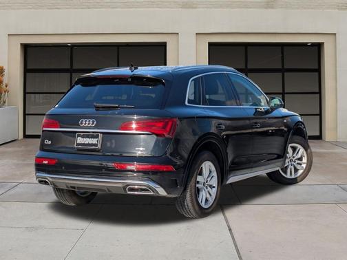 2023 Audi Q5 45 S line Premium