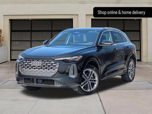 Mythos Black Metallic 2025 Audi Q5 Premium TFSI quattro S tronic