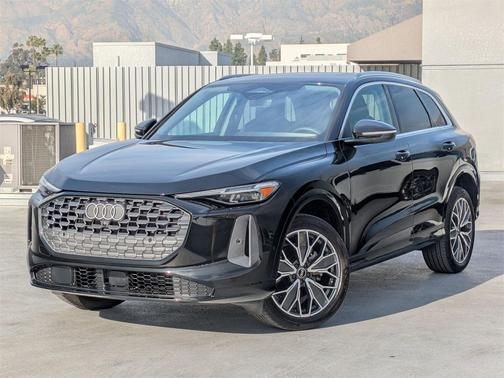 2025 Audi Q5 Premium Plus TFSI quattro S tronic