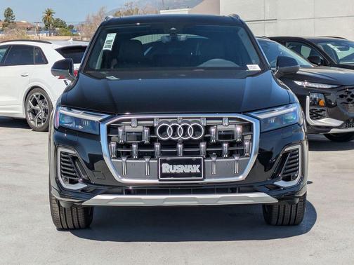 2026 Audi Q7 45 Premium Plus
