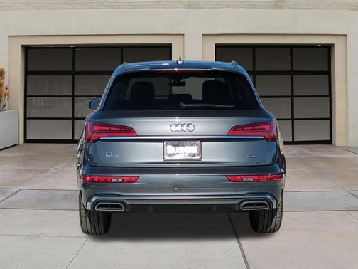 Daytona Gray Pearl Effect 2023 Audi Q5 45 S line Premium Plus