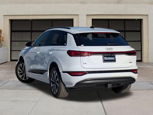 2025 Audi Q6 e-tron Premium quattro