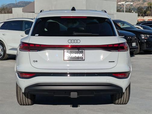 2025 Audi Q6 e-tron Premium quattro