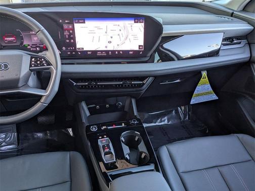 2025 Audi Q6 e-tron Premium quattro