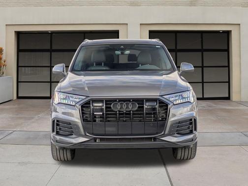 2023 Audi Q7 45 Premium Plus