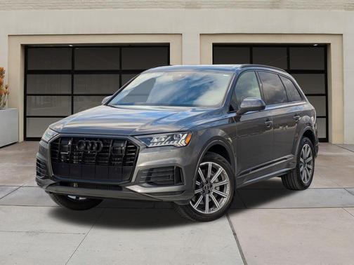 2023 Audi Q7 45 Premium Plus