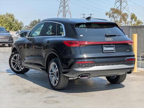 2025 Audi Q5 Premium