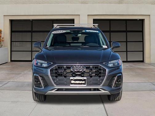 Daytona Gray Pearl Effect 2023 Audi Q5 55 S line Premium