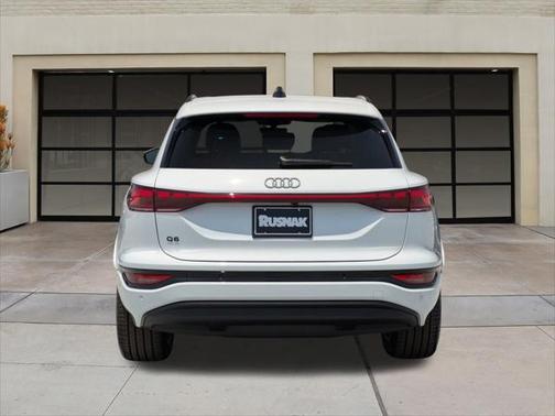 2025 Audi Q6 e-tron Premium Plus