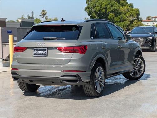 2025 Audi Q3 Premium 45 TFSI S line quattro Tiptronic