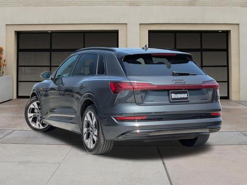 Manhattan Gray Metallic 2023 Audi e-tron Premium quattro