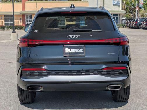 Mythos Black Metallic 2026 Audi Q5 Premium Plus TFSI quattro S tronic