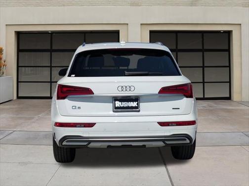 2022 Audi Q5 40 Premium