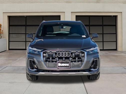 2025 Audi Q7 55 Premium Plus