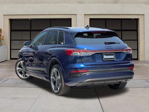 2025 Audi Q4 e-tron Premium 55 quattro