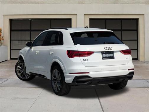 2025 Audi Q3 Premium 45 TFSI S line quattro Tiptronic