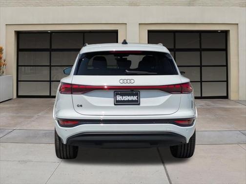 2025 Audi Q6 e-tron Premium Plus quattro
