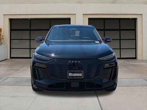 2025 Audi SQ6 e-tron Premium Plus quattro