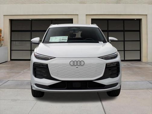 2025 Audi Q6 e-tron Premium Plus quattro