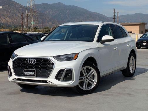 Glacier White 2023 Audi Q5 55 S line Premium