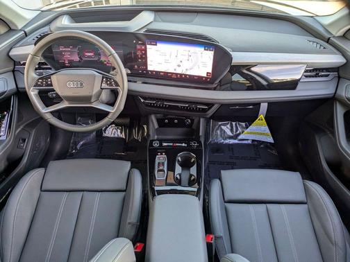 2025 Audi Q6 e-tron Premium Plus quattro