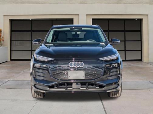 2025 Audi Q6 e-tron Premium Plus quattro