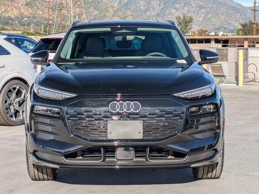2025 Audi Q6 e-tron Premium Plus quattro