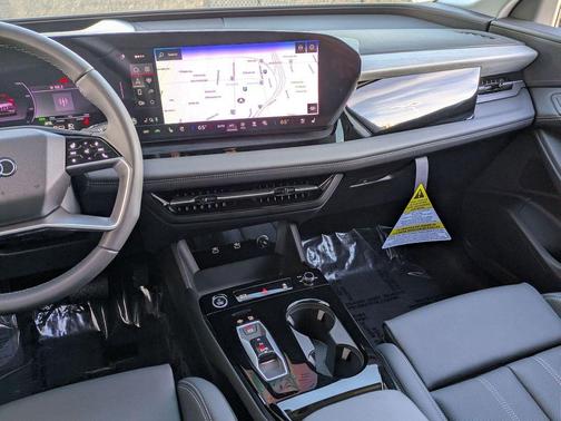 2025 Audi Q6 e-tron Premium Plus quattro