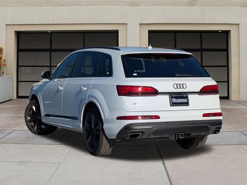 2025 Audi Q7 55 Premium Plus