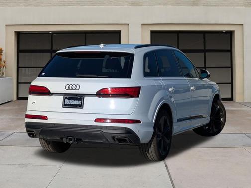 2025 Audi Q7 55 Premium Plus