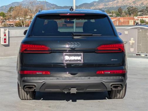 2026 Audi Q7 55 Premium Plus