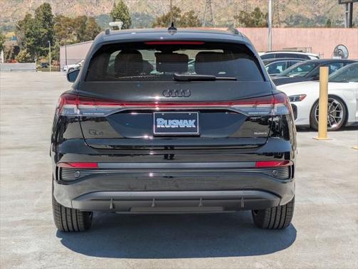 2025 Audi Q4 e-tron Premium 55 quattro