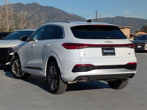 2025 Audi Q5 Premium TFSI quattro S tronic