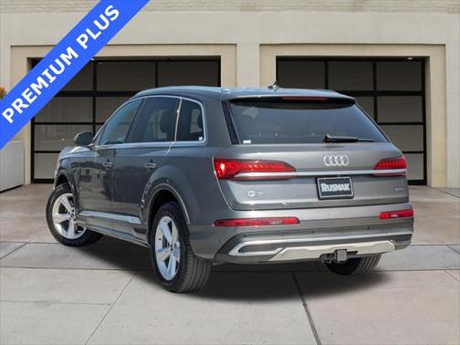 2022 Audi Q7 45 Premium Plus