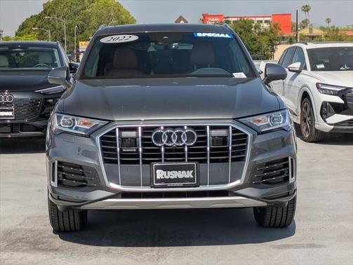 2022 Audi Q7 45 Premium Plus