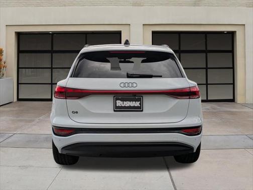 2025 Audi Q6 e-tron Premium Plus quattro
