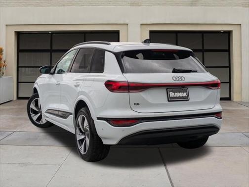 2025 Audi Q6 e-tron Premium Plus quattro