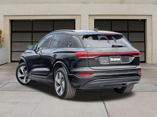 2025 Audi Q6 e-tron Premium Plus quattro