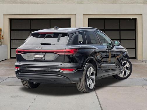 2025 Audi Q6 e-tron Premium Plus quattro